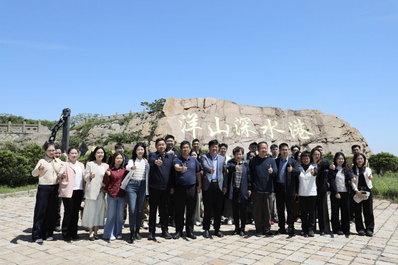 阐释新时代思政课教师铸魂育人的职责使
